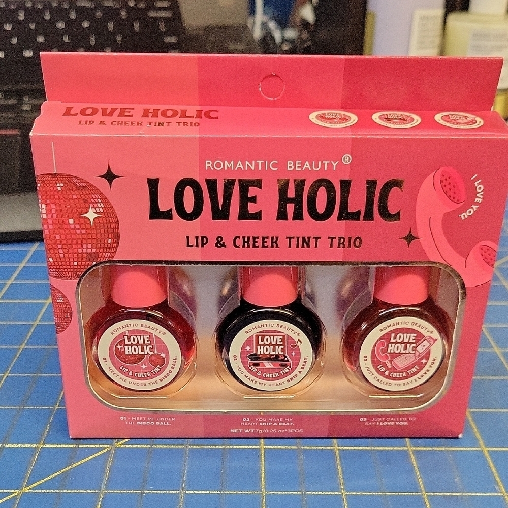 Romantic Beauty Love Holic Lip & Cheek Tint Trio - Red Purple & Pink New in Box